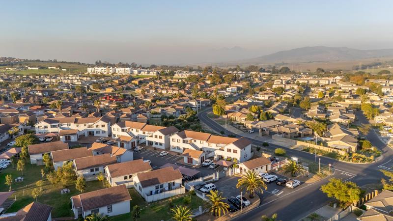 To Let 2 Bedroom Property for Rent in Protea Heights Western Cape